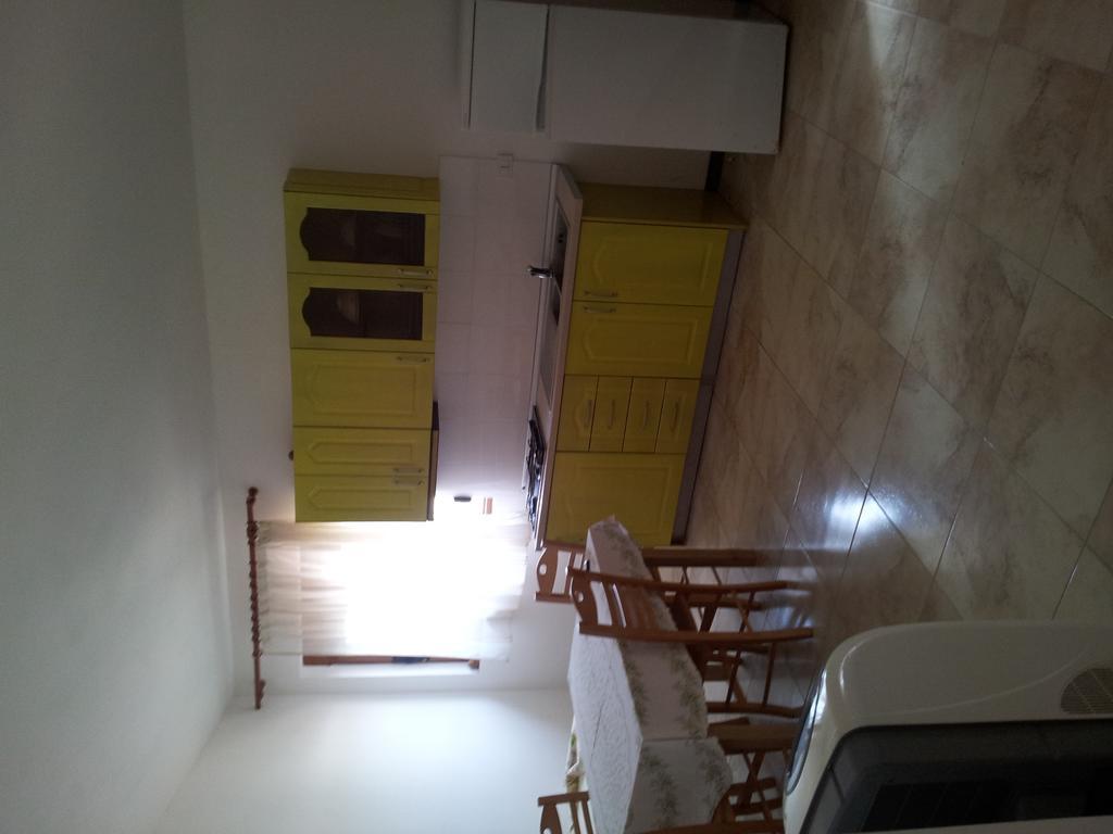 أوريكوم Velaj Apartments الغرفة الصورة