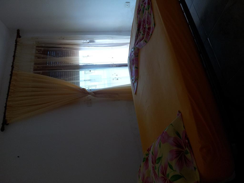 أوريكوم Velaj Apartments الغرفة الصورة